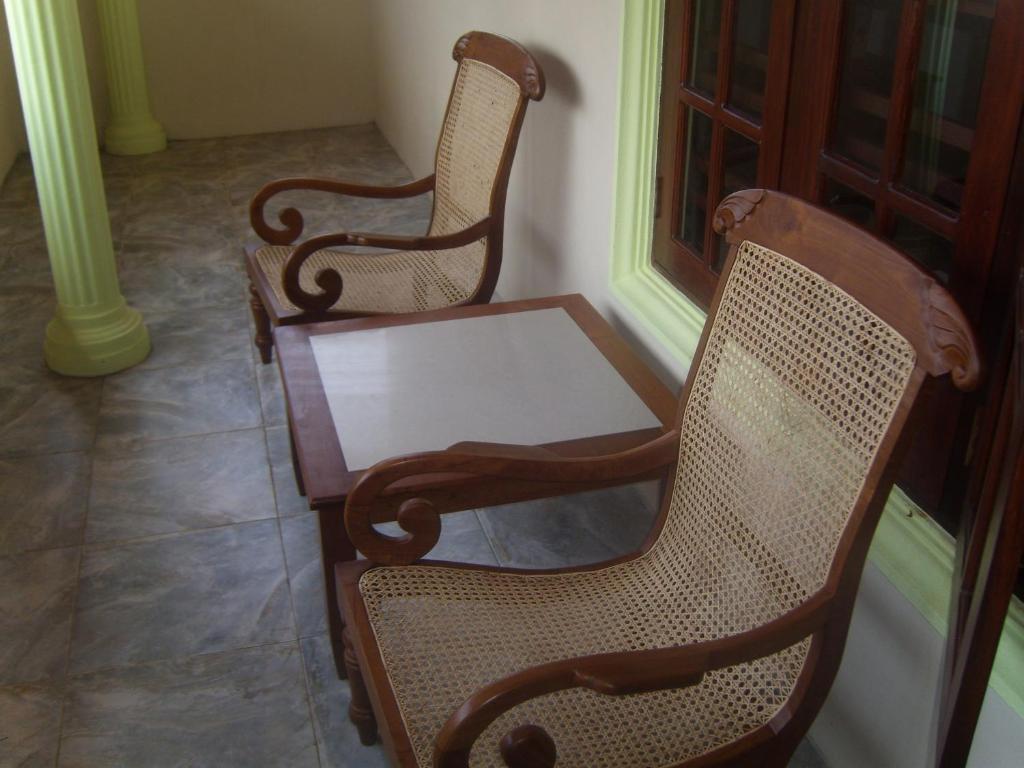 Time N Tide Beach Resort Hikkaduwa Værelse billede