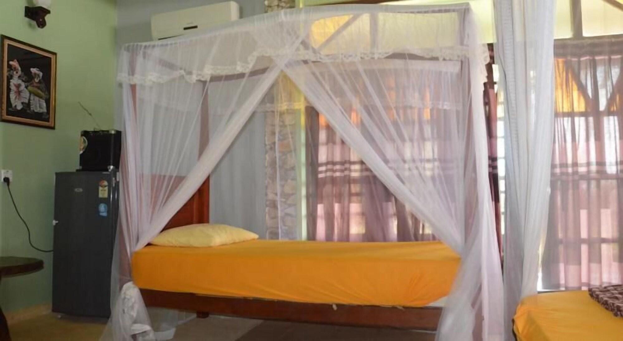 Time N Tide Beach Resort Hikkaduwa Eksteriør billede