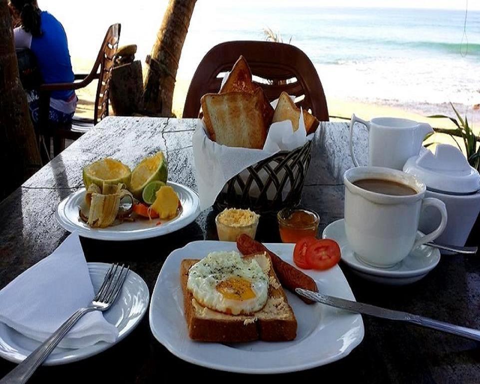 Time N Tide Beach Resort Hikkaduwa Eksteriør billede