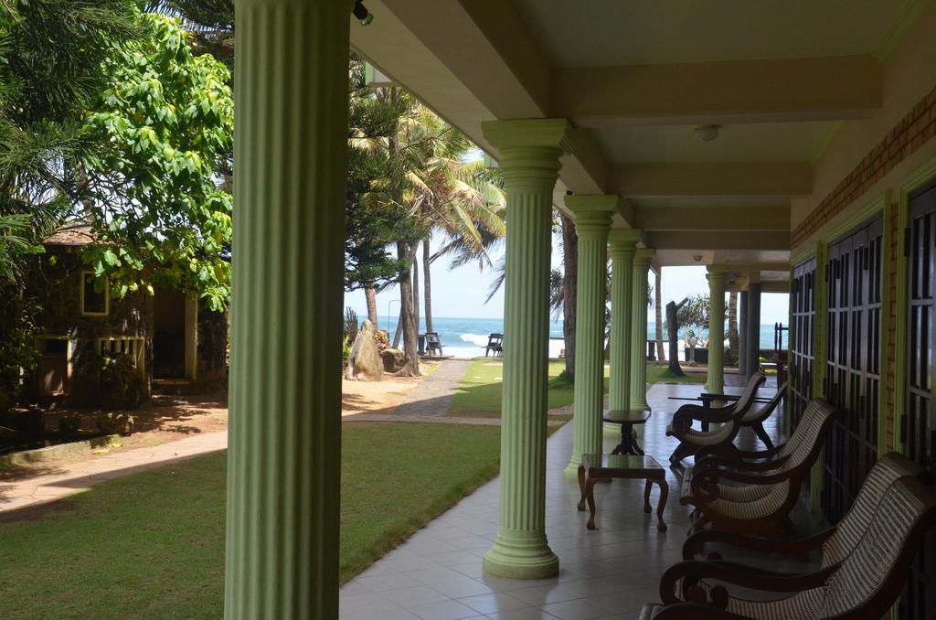 Time N Tide Beach Resort Hikkaduwa Eksteriør billede