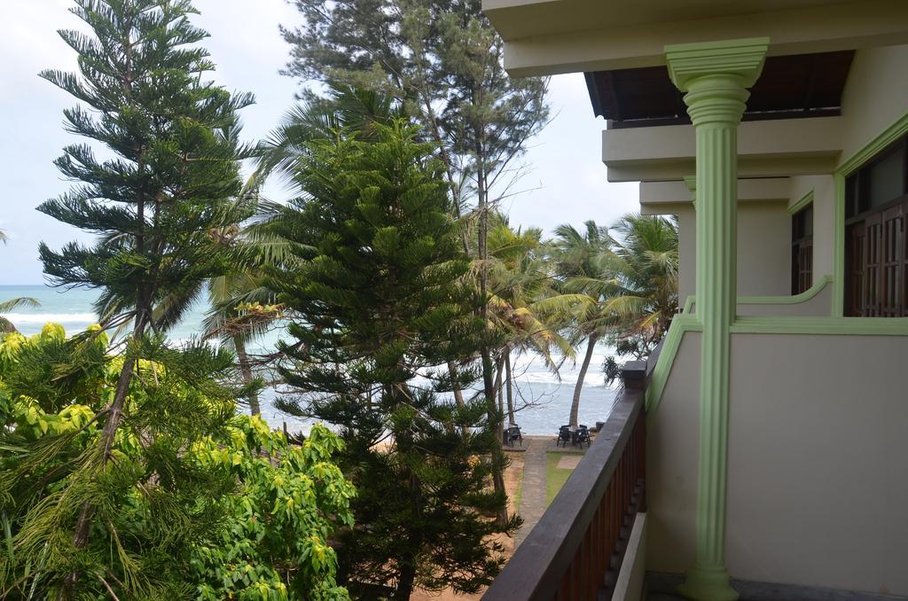 Time N Tide Beach Resort Hikkaduwa Eksteriør billede