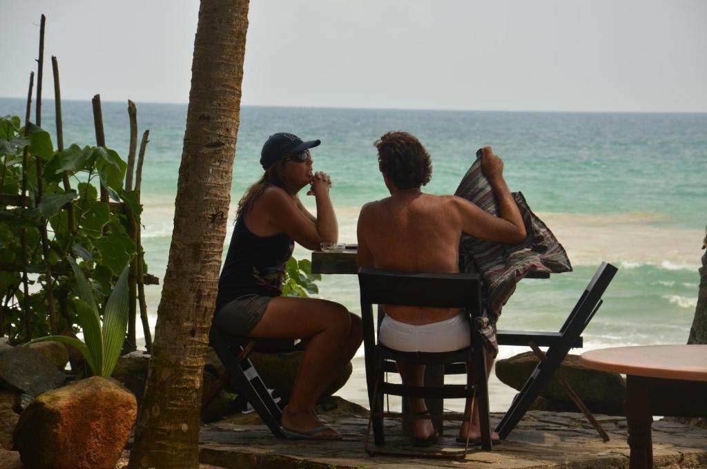 Time N Tide Beach Resort Hikkaduwa Eksteriør billede