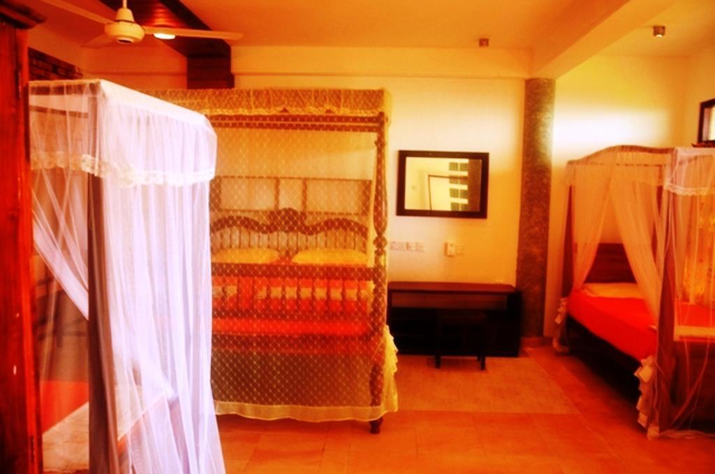 Time N Tide Beach Resort Hikkaduwa Eksteriør billede